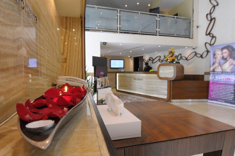 Howard Johnson By Wyndham Abu Dhabi Downtown Exterior foto